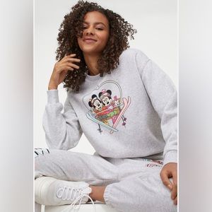 H&M Divided Mickey & Minnie Ski Slopes Sweatshirt (NWOT)